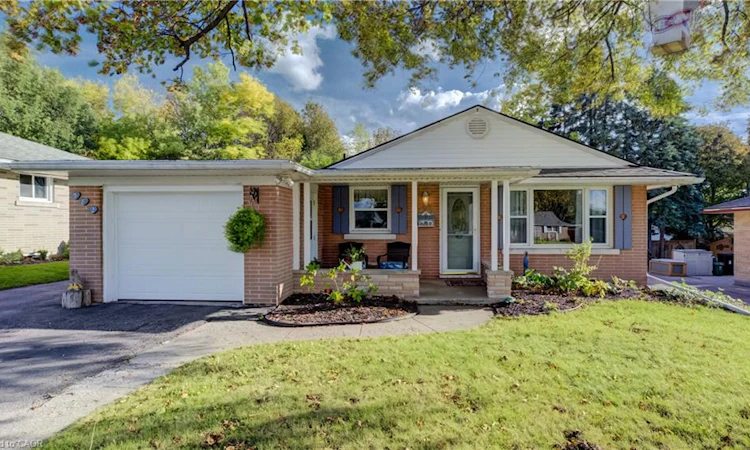 582 Grand Valley Drive