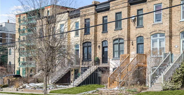 UPPER-26 Courtland Avenue E, Kitchener, ON, N2G 2T5
