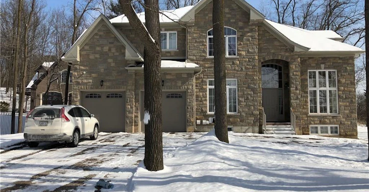 B1-523 Hamilton Drive, Hamilton, ON, L9G 2A9