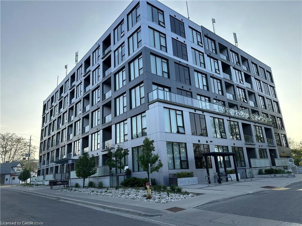 524-690 King Street W, Kitchener, ON, M5B 2C2