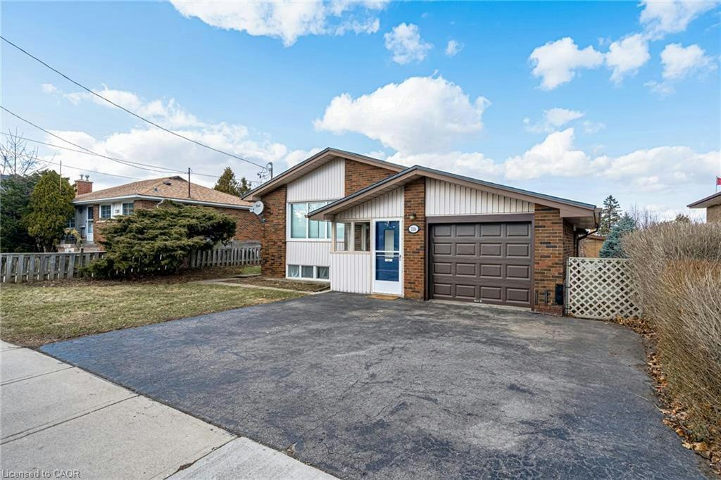116 Mohawk Road W, Hamilton, ON, L9C 1W1