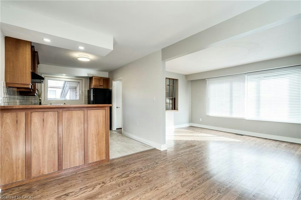 116 Mohawk Road W, Hamilton, ON, L9C 1W1 - 8