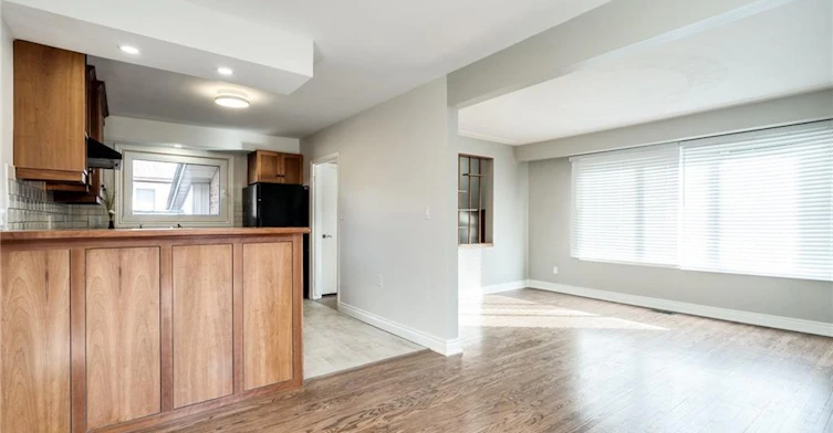 116 Mohawk Road W, Hamilton, ON, L9C 1W1 - 8