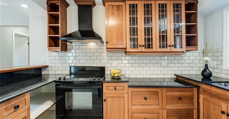 116 Mohawk Road W, Hamilton, ON, L9C 1W1 - 10