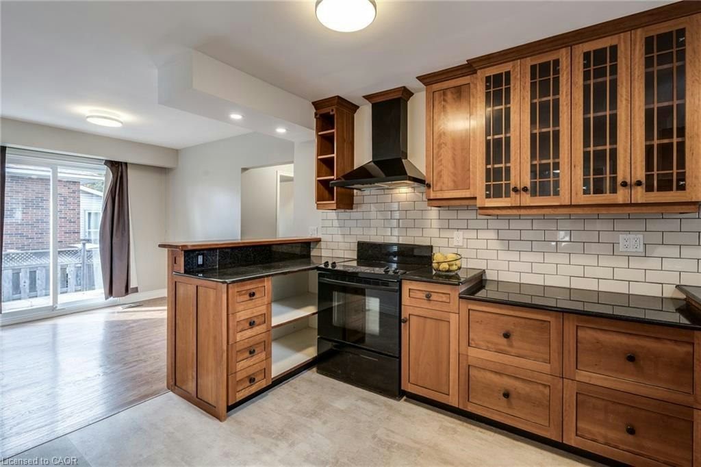 116 Mohawk Road W, Hamilton, ON, L9C 1W1 - 11