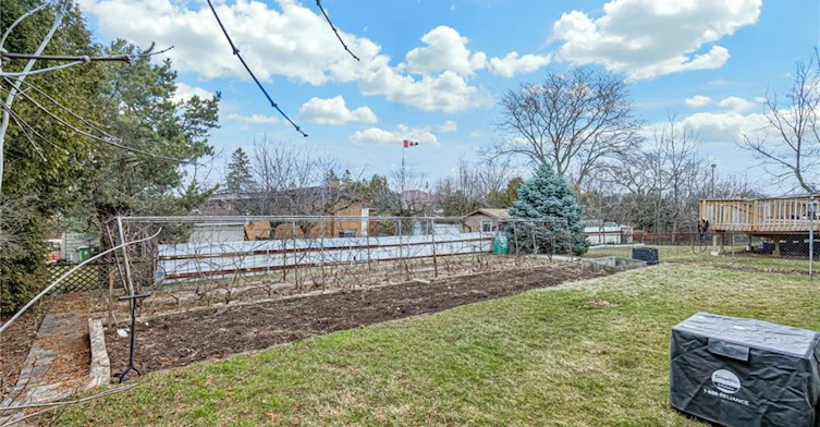 116 Mohawk Road W, Hamilton, ON, L9C 1W1 - 18