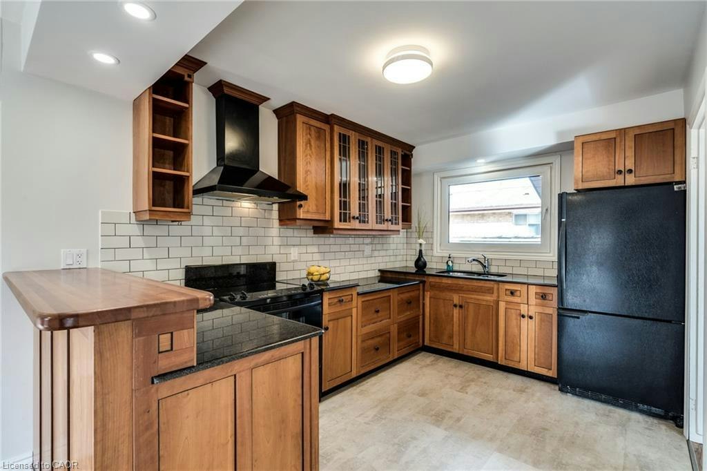 116 Mohawk Road W, Hamilton, ON, L9C 1W1 - 9