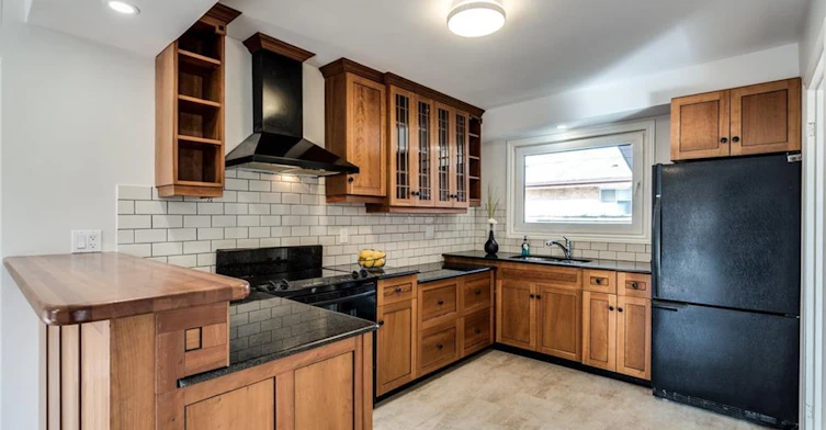 116 Mohawk Road W, Hamilton, ON, L9C 1W1 - 9