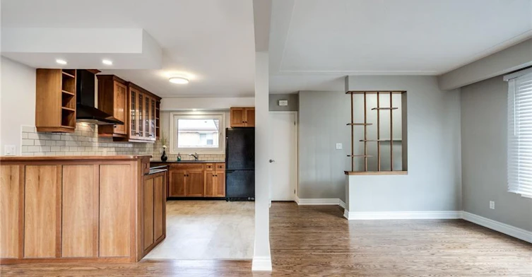 116 Mohawk Road W, Hamilton, ON, L9C 1W1 - 4