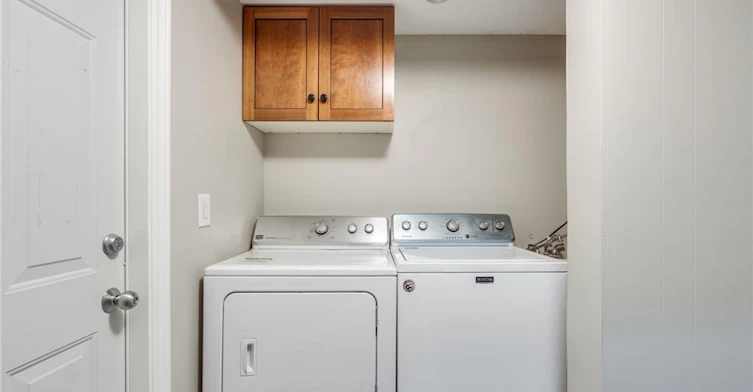 116 Mohawk Road W, Hamilton, ON, L9C 1W1 - 17