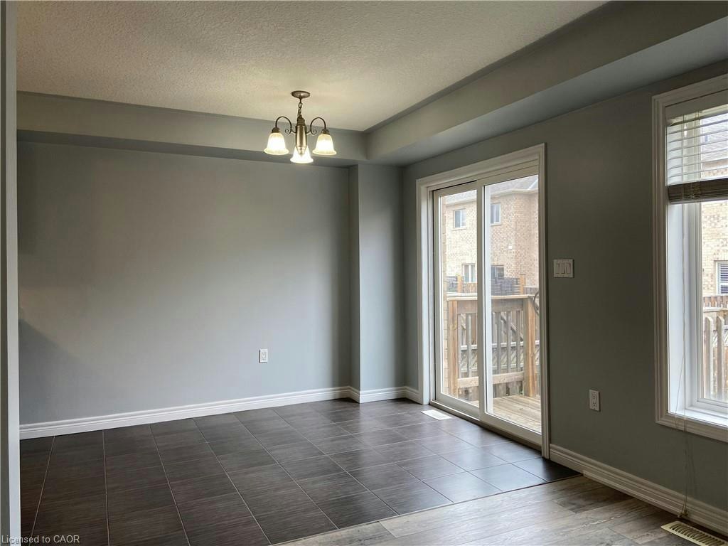 90 Bloom Crescent, Hamilton, ON, L0R 1P0 - 3