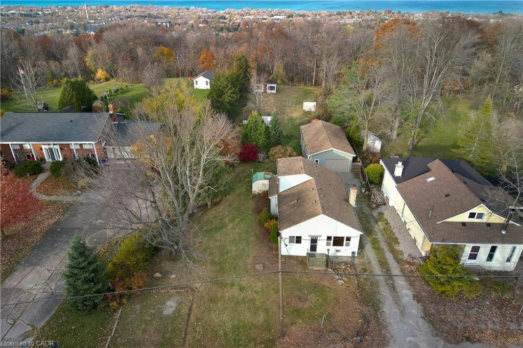 49 Ridge Road E, Grimsby, ON, L3M 4E7
