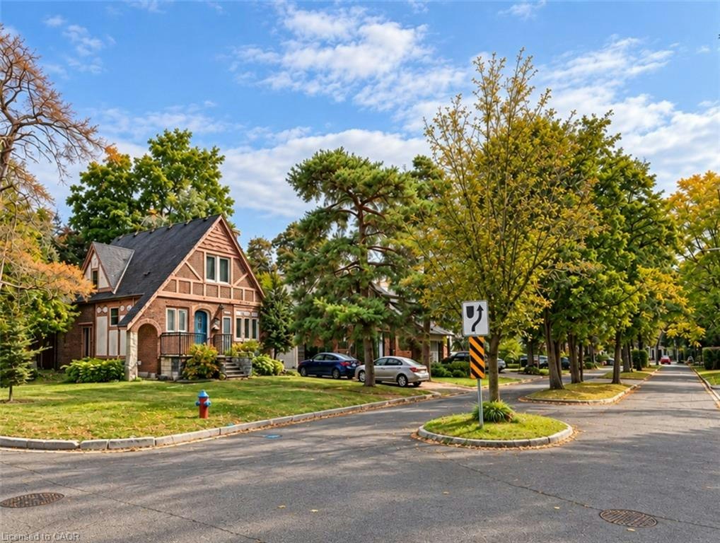 541 Emerald Street, Burlington, ON, L7R 2N7