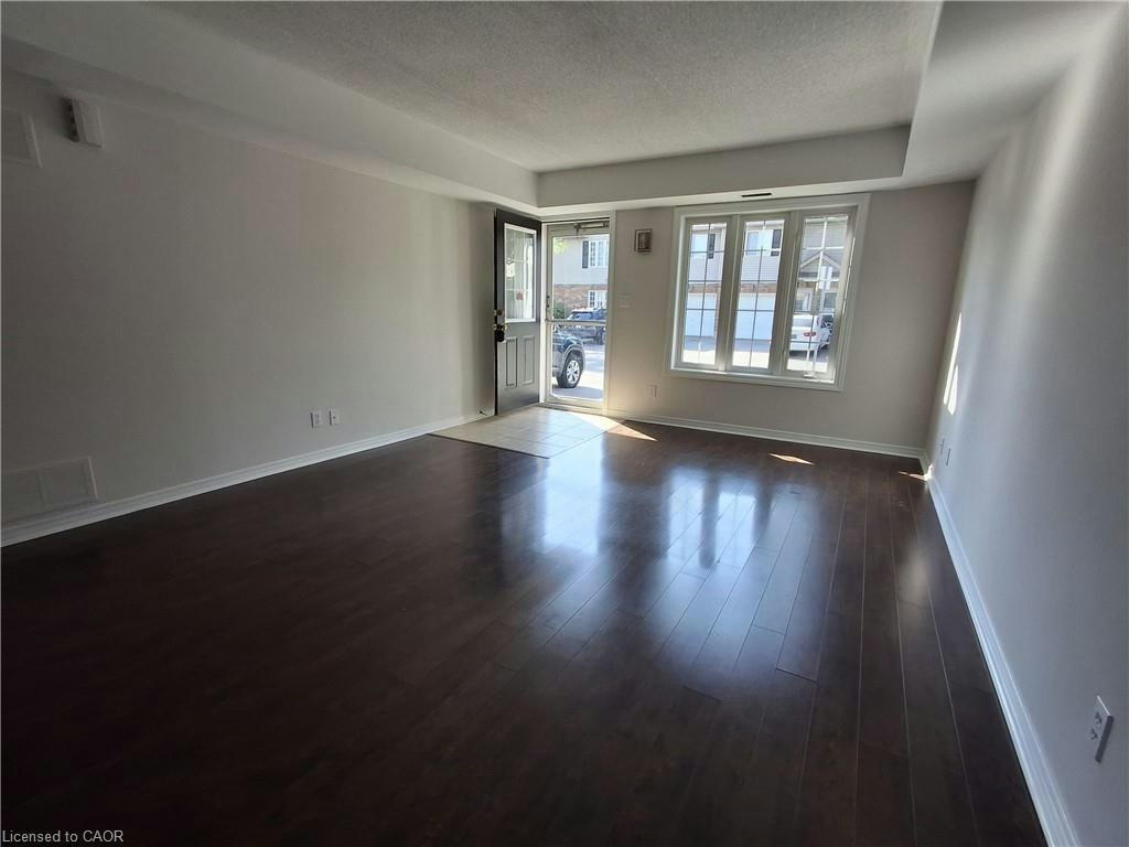 15-996 Rymal Road E, Hamilton, ON, L8W 3N5 - 3