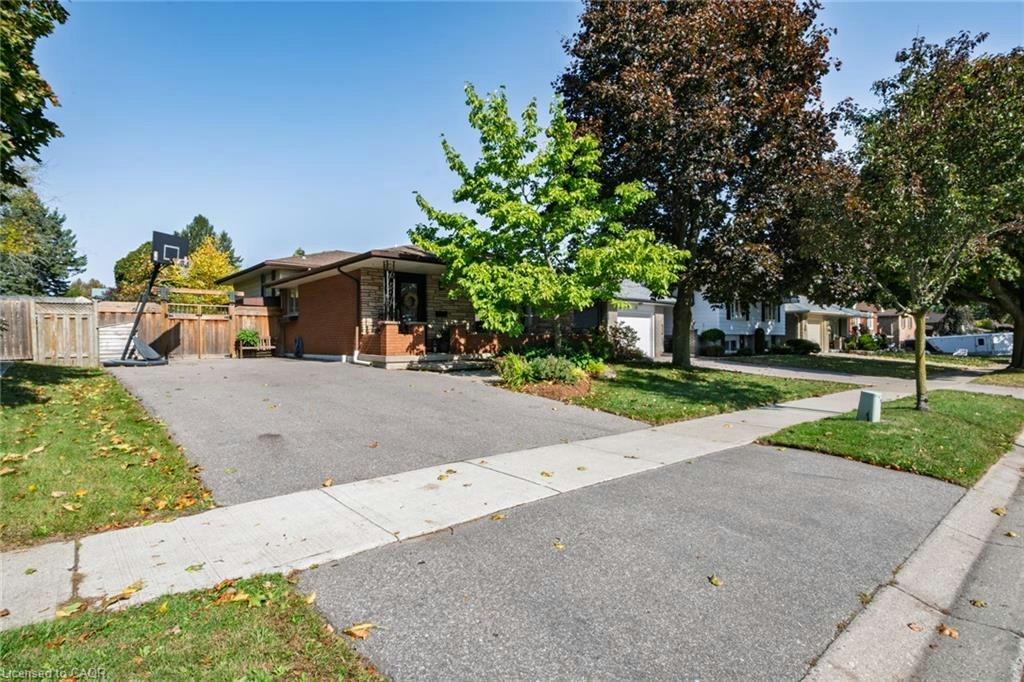 40 Wedgewood Drive, Brantford, ON, N3R 6J3