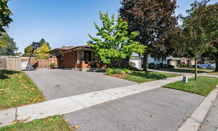 40 Wedgewood Drive