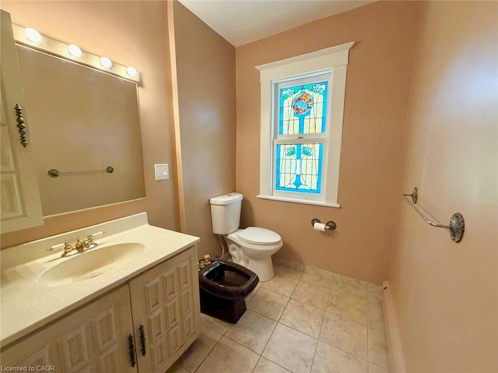Unit 2-241 Macnab Street S, Hamilton, ON, L8P 3E2 - 11