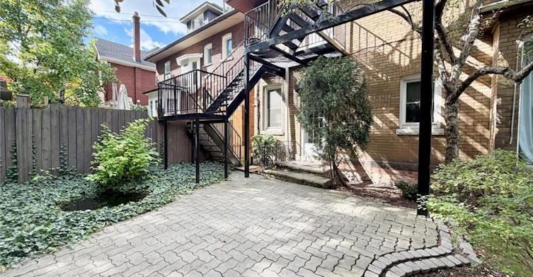 Unit 2-241 Macnab Street S, Hamilton, ON, L8P 3E2