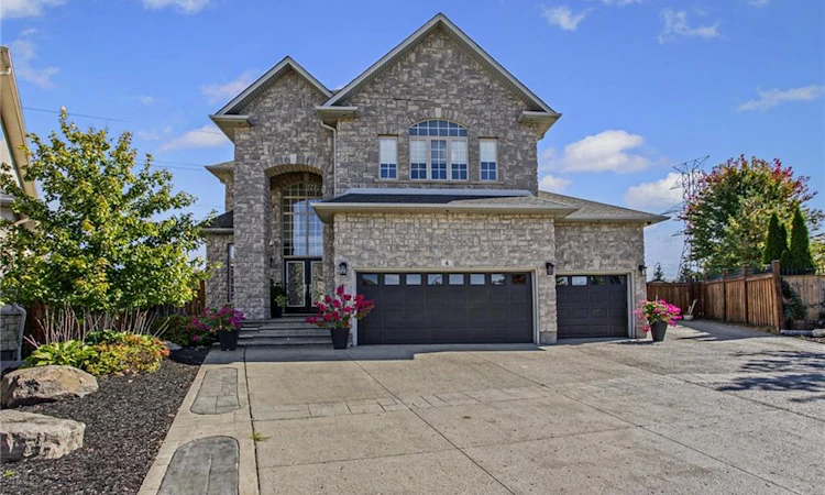 4 Playfair Court