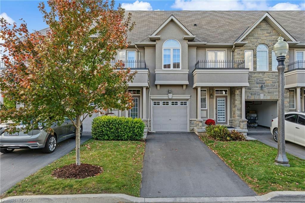 8-370 Stonehenge Drive, Hamilton, ON, L9K 0H9