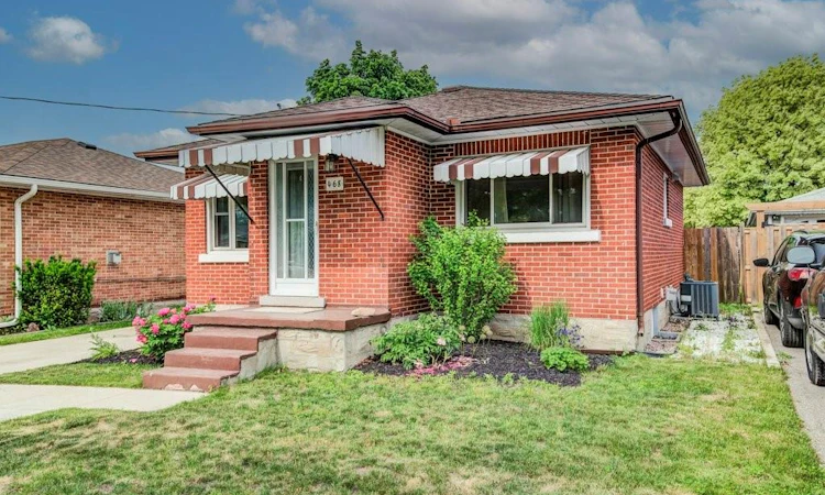 468 Highland Road E