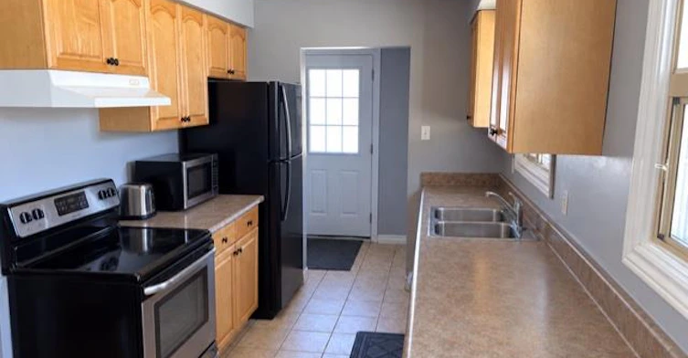 35 Bonaventure Drive, Hamilton, ON, L9C 4P4 - 4