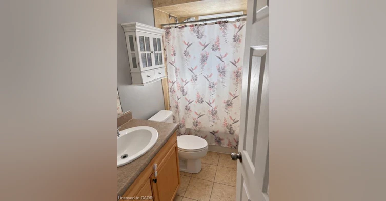 35 Bonaventure Drive, Hamilton, ON, L9C 4P4 - 6