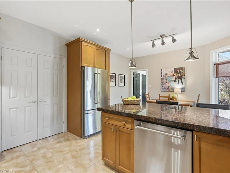 14 Gavin Drive, Hamilton, ON, L8B 0Z2 - 14