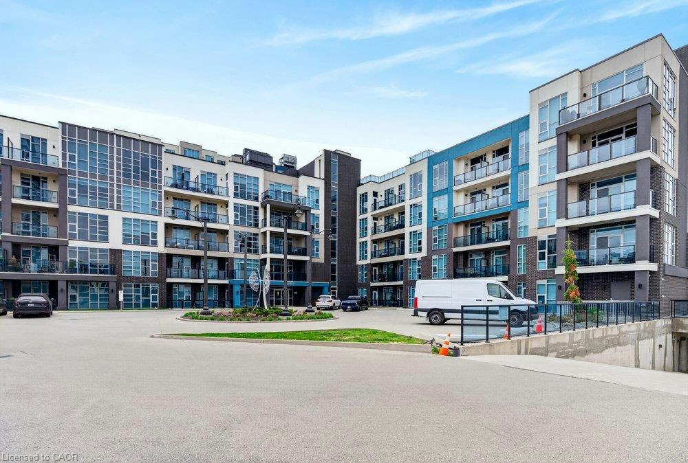 209-10 Concord Place, Grimsby, ON, L3M 0G6