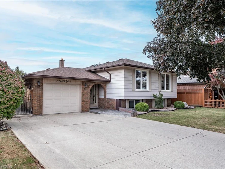 21 Green Forest Drive, Hamilton, ON, L8G 3A9