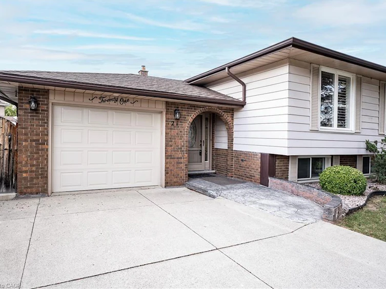 21 Green Forest Drive, Hamilton, ON, L8G 3A9 - 2