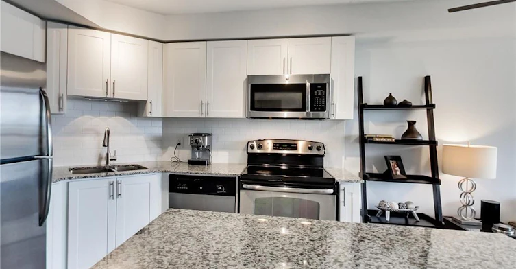1208-1940 Ironstone Drive, Burlington, ON, L7L 0E4 - 15