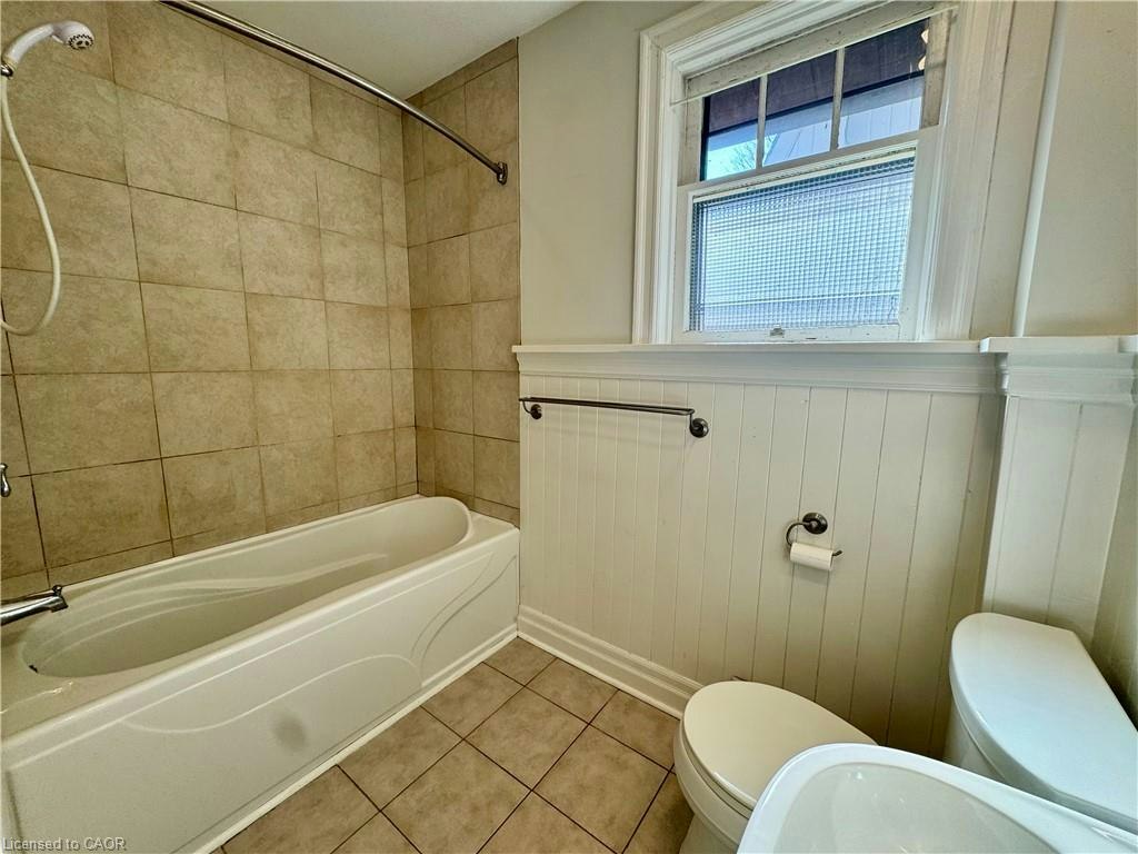 87 Allen Street W, Waterloo, ON, N2L 1E5 - 8