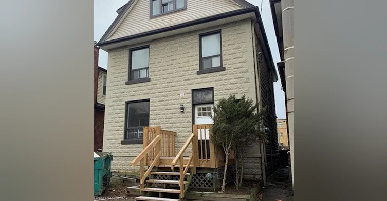 201-28 Myrtle Avenue, Hamilton, ON, L8M 2E9