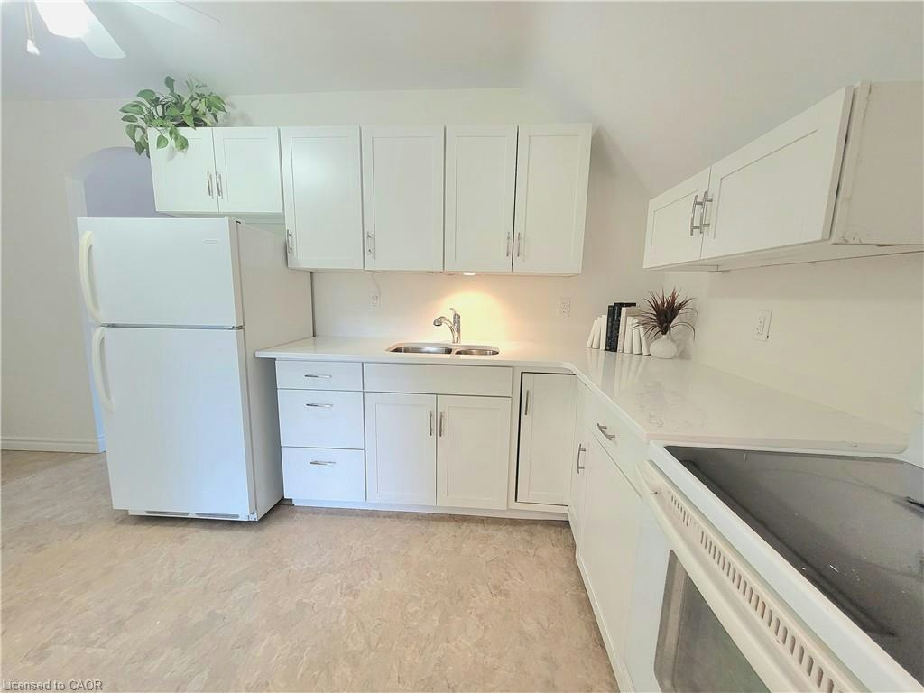 2-121 Blucher Street, Kitchener, ON, N2H 5V2 - 2