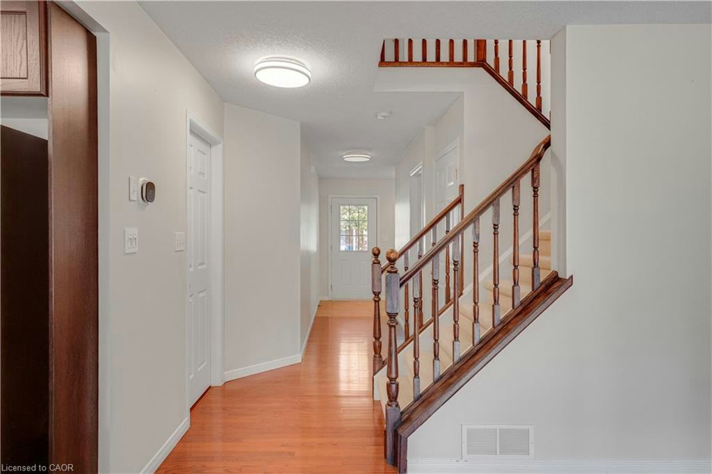 565 Wild Iris Avenue, Waterloo, ON, N2V 2X5 - 11