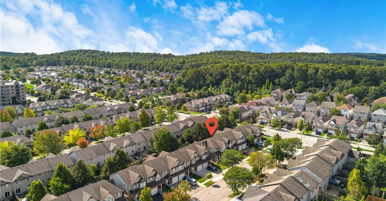 565 Wild Iris Avenue, Waterloo, ON, N2V 2X5 - 2