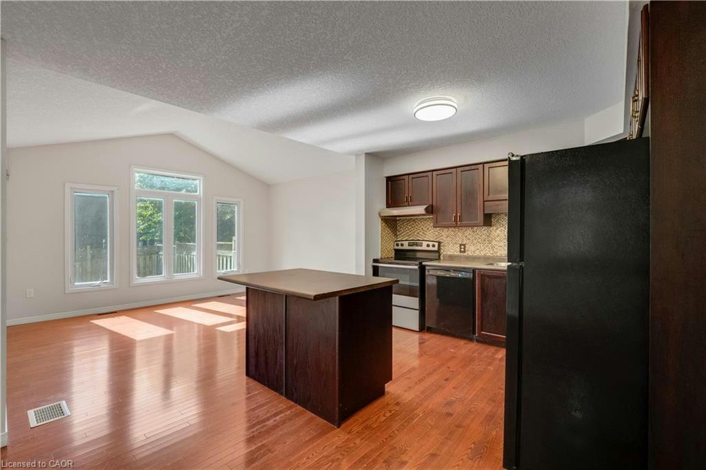 565 Wild Iris Avenue, Waterloo, ON, N2V 2X5 - 12
