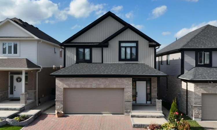 348 Chokecherry Crescent