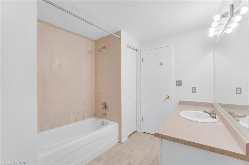 94 Foxglove Crescent, Kitchener, ON, N2E 3Y8 - 35