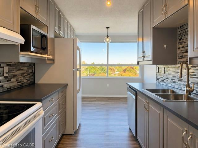 615-200 Jamieson Parkway, Cambridge, ON, N3C 4B5 - 4
