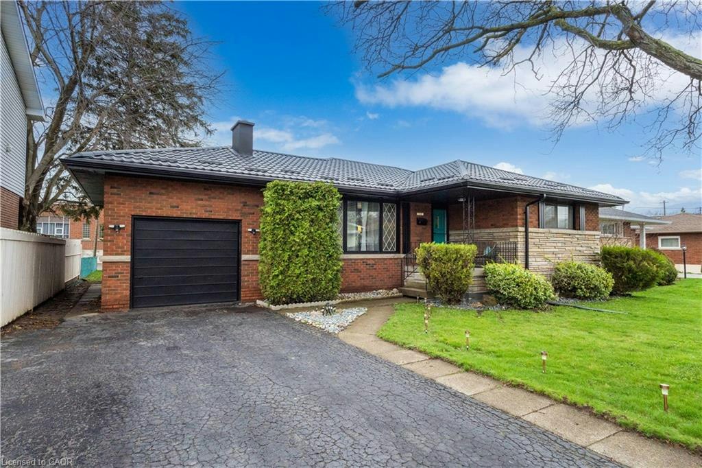 32 Belair Drive, Hamilton, ON, L9A 2Z4