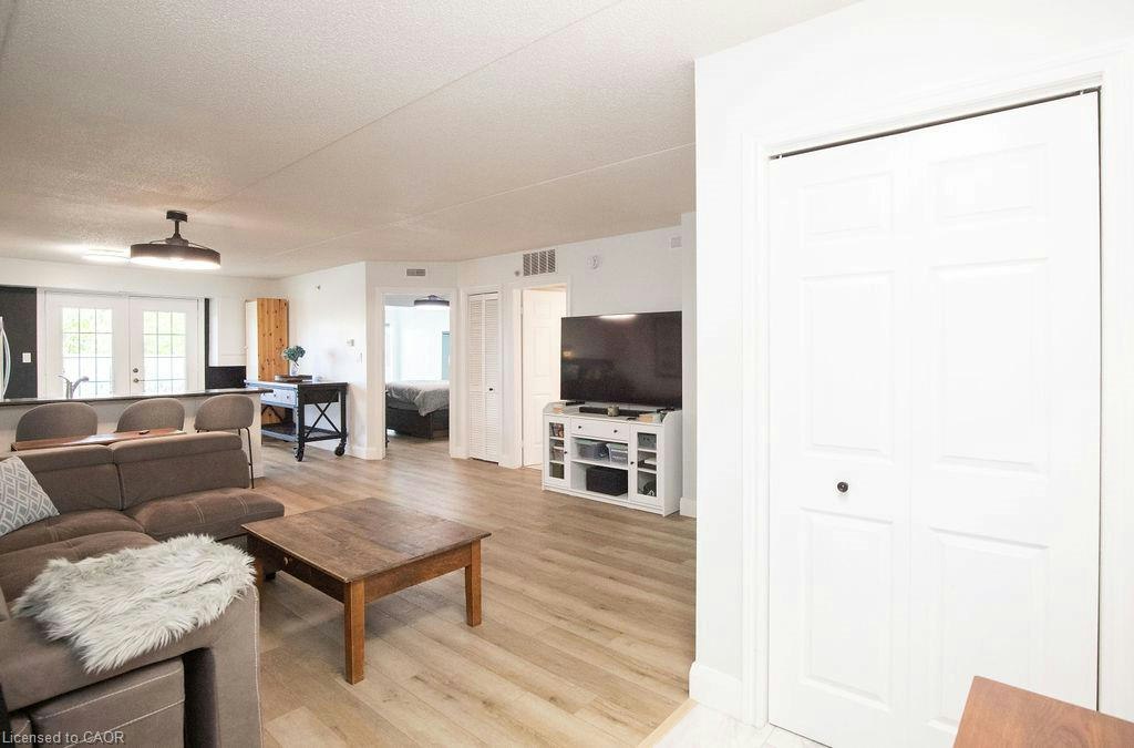 207-1480 Bishops Gate, Oakville, ON, L6M 4N4 - 4