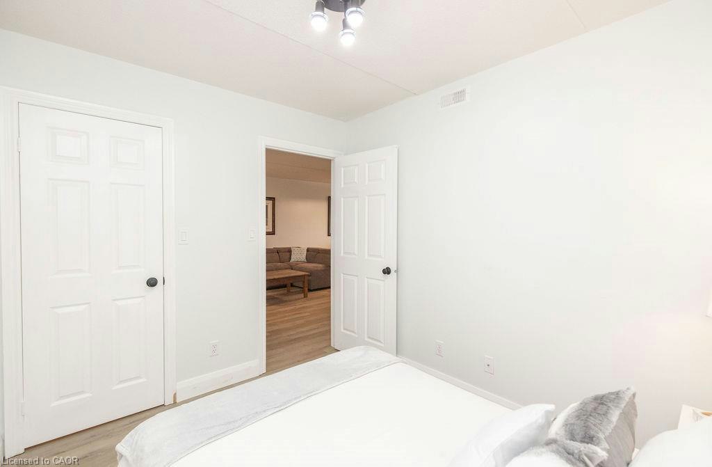 207-1480 Bishops Gate, Oakville, ON, L6M 4N4 - 22