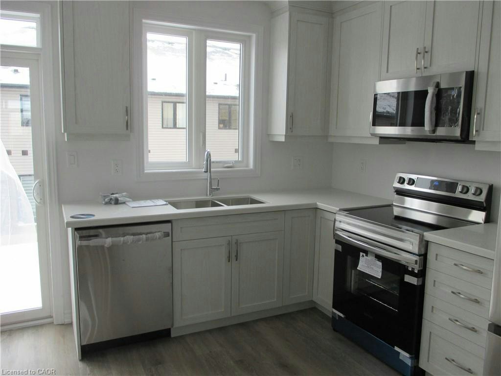 60-461 Blackburn Drive, Brantford, ON, N3T 0W9 - 4