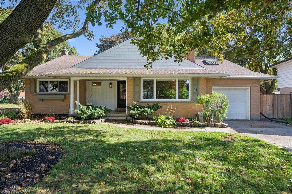 38 Yule Place, Kitchener, ON, N2B 2J8