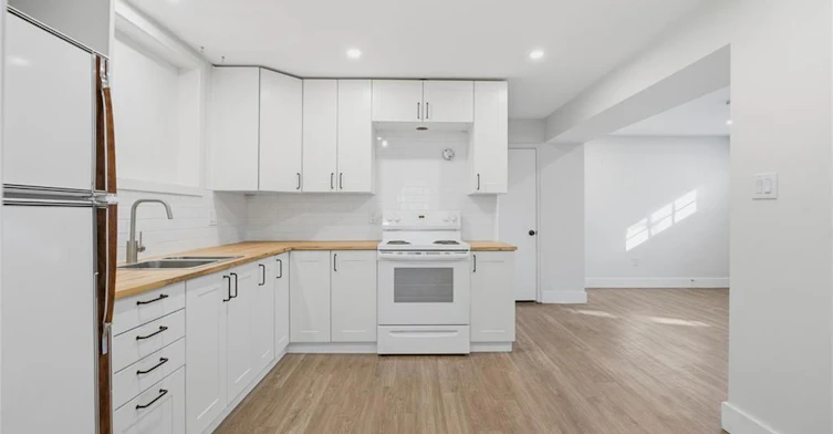 2-24 Briarwood Crescent, Hamilton, ON, L9C 4B9 - 9