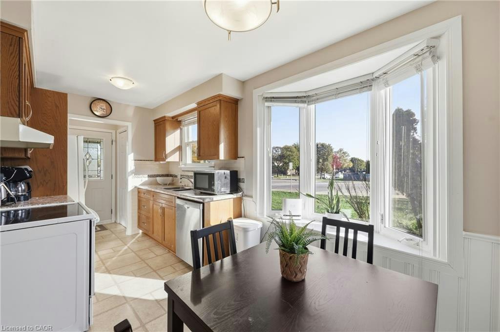 111 Tupper Drive, Thorold, ON, L2V 4C9 - 4