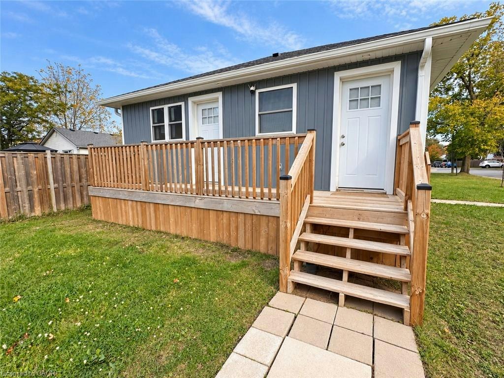 Unit B-15 Keele Street, St. Catharines, ON, L2T 1M8