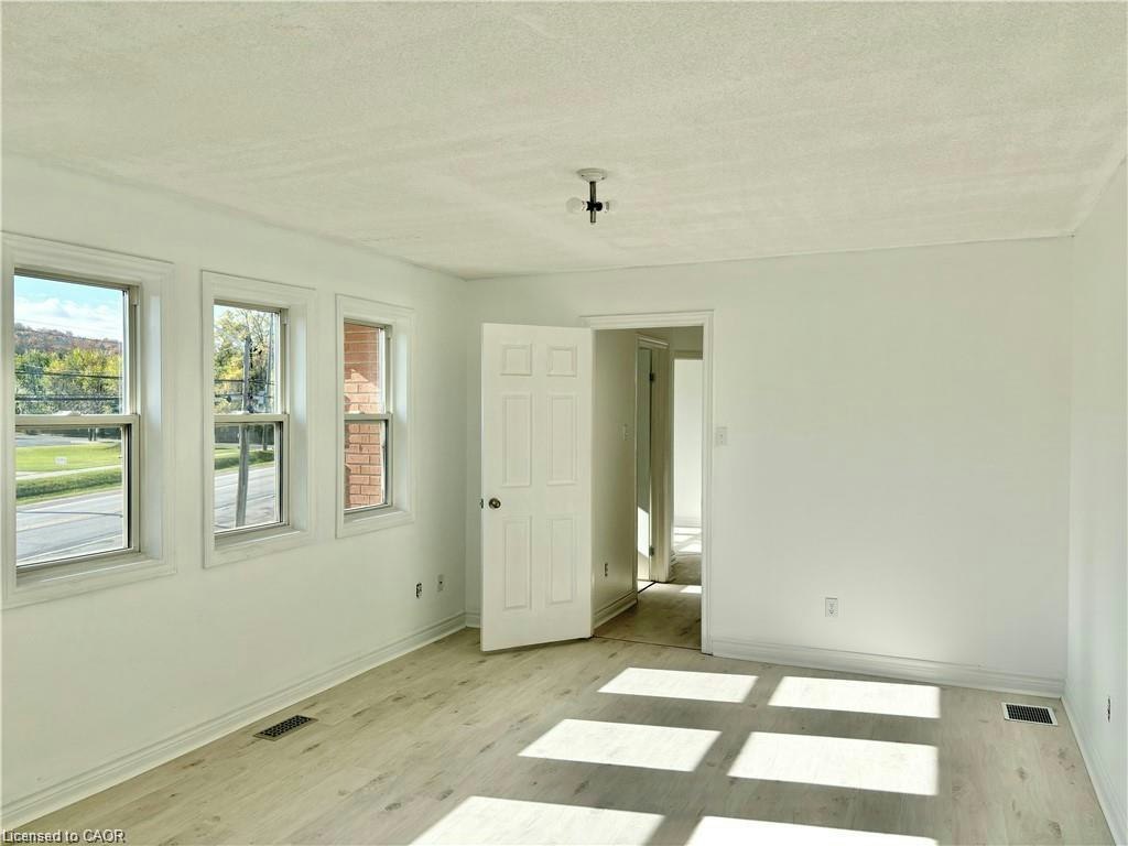A-299 Main Street E, Grimsby, ON, L3M 1R1 - 12
